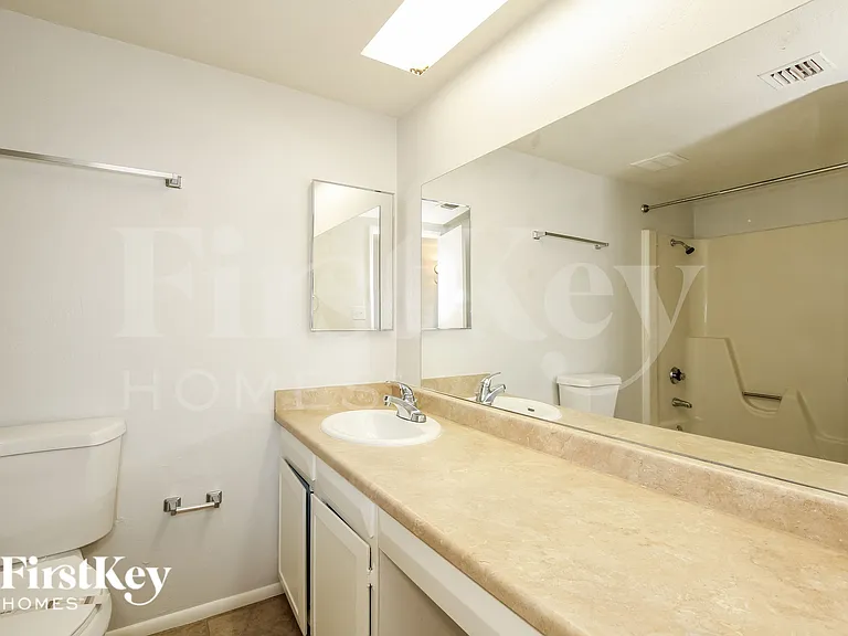 1708 W Behrend Dr — Photo 17