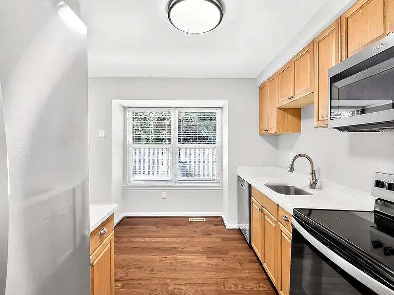 1731 Forest Park Dr — Photo 5