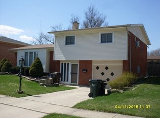 15108 Willow Ln, Oak Forest, IL 60452