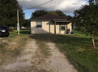 505 9th St, Winnie, TX 77665