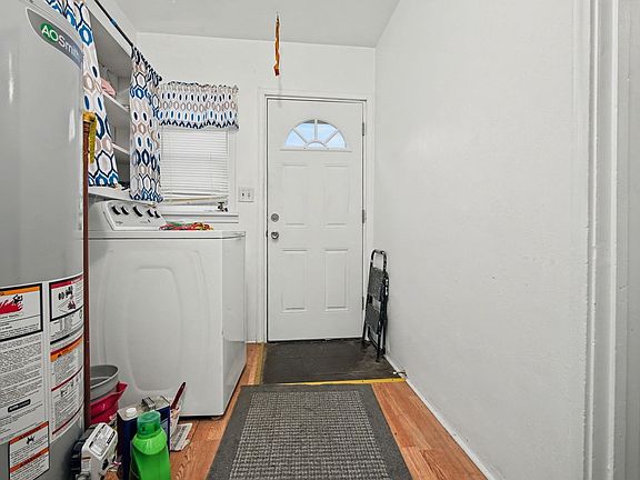 2nd image of 2861 1/2 B 1/2 Rd