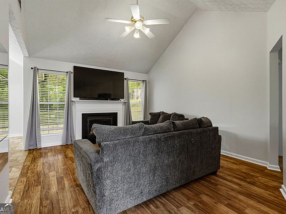 4th image of 312 Preakness Dr