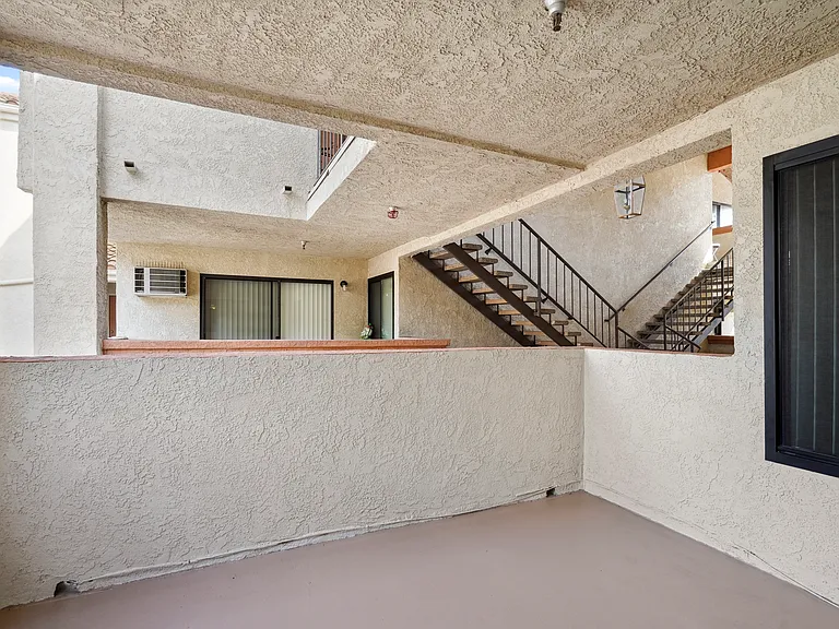 Kimberly Terrace — Photo 19