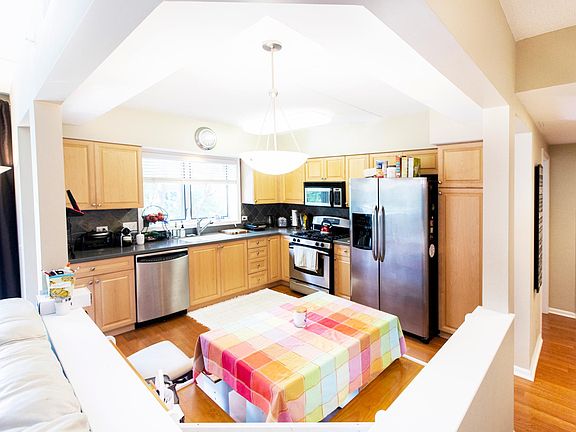 5th image of 8200 N Lincoln Ave #202