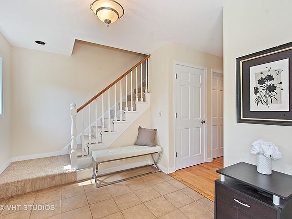 2nd image of 726 Lorraine Cir