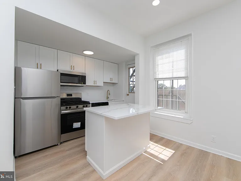 9 E Holly Ave #4 — Photo 6