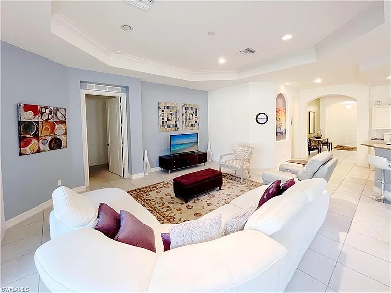 1366 Serrano Cir — Photo 11