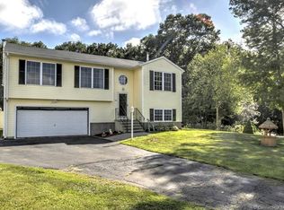 34 Samantha Ln, Madison, CT 06443