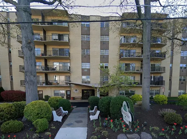 111 Chestnut Pl #303, Cherry Hill, NJ 08002