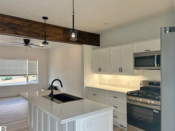 4th image of 262 Viola Ln #5