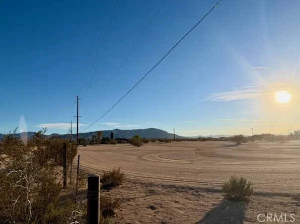 23585 Bear Valley Rd, Apple Valley, CA 92308