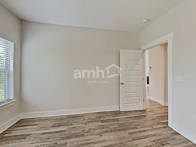 326 Charity Ln — Photo 10