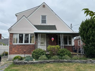 1403 Park Avenue, New Hyde Park, NY, 11040