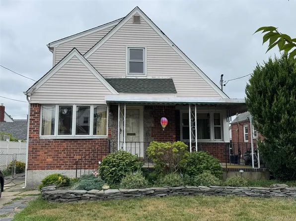 1403 Park Avenue, New Hyde Park, NY 11040