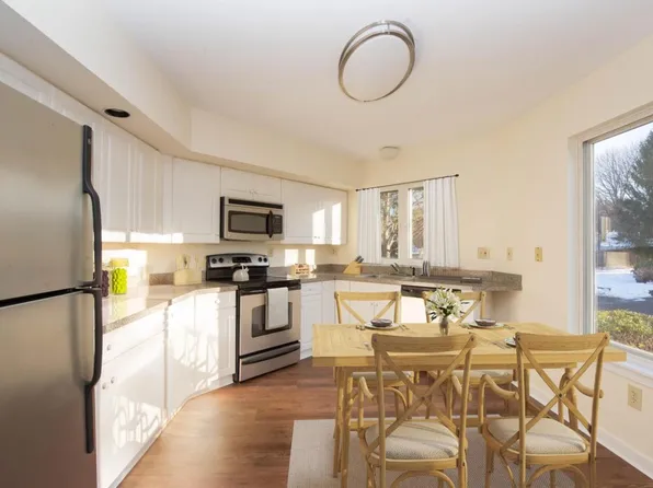 Rosewood Condominiums, 1298 Hartford Tpke #227dc0beb, North Haven, CT 06473