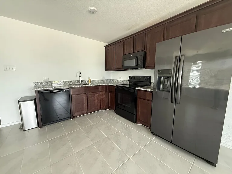 115 Herman Ln — Photo 3