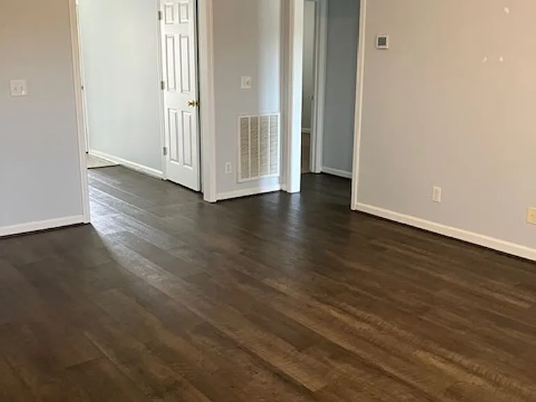904 Litchfield Way #J — Photo 6