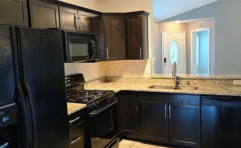 3412 Palm Beach Dr — Photo 3