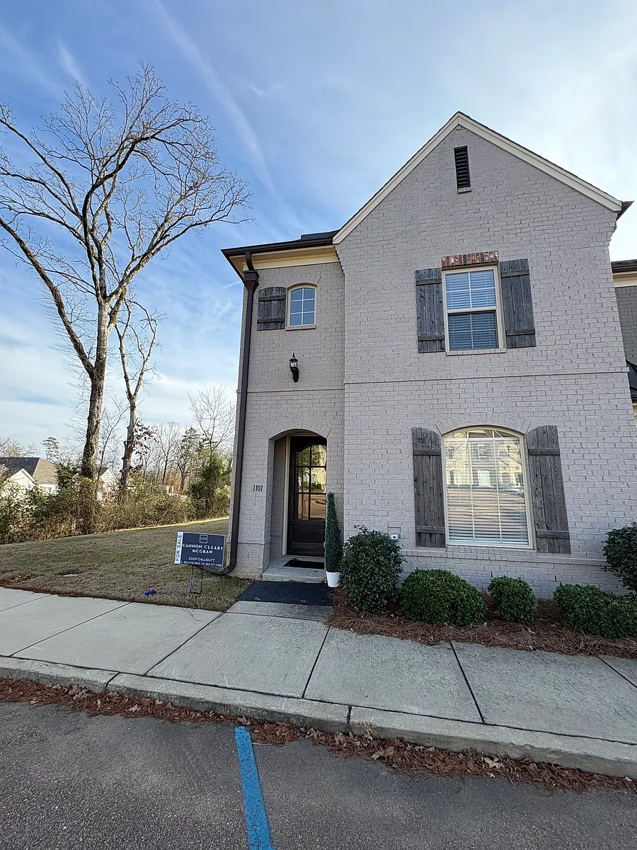 Building Photo - 103 Farmview Dr #1101