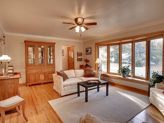 Bay windows in living rm
