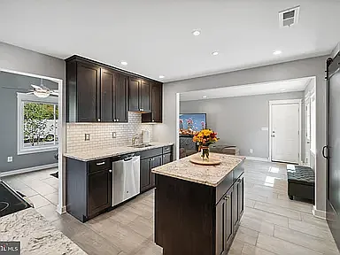 422 Avondale Dr — Photo 15