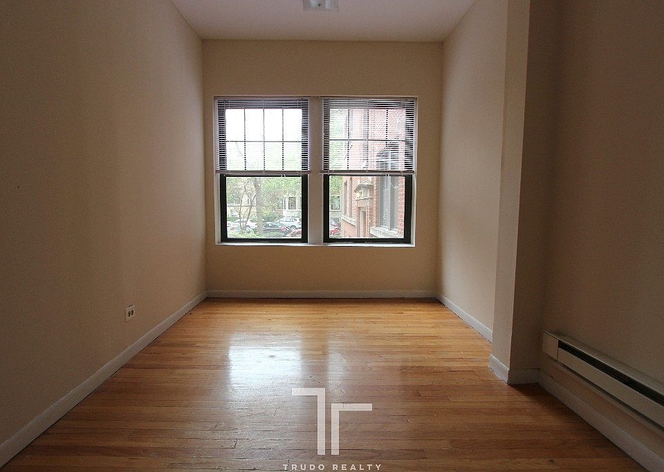 1st image of 654 W Cornelia Ave #66010