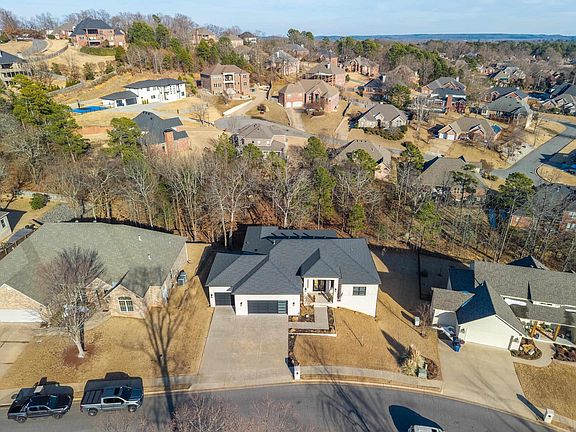 4th image of 121 Oneida Way