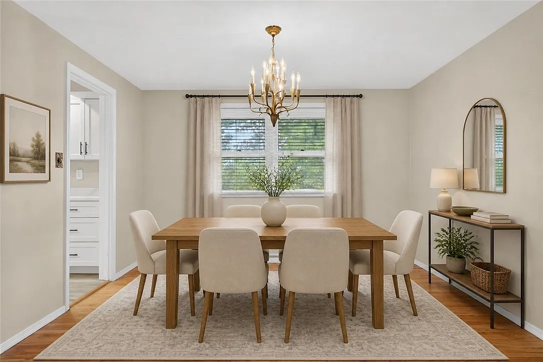 4 bed, 2.5 bath, 2280 sqft, $4,600 — Photo 4