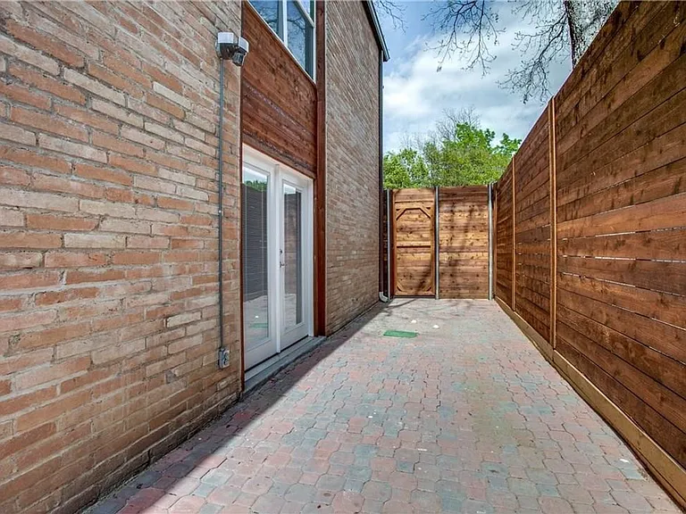 4035 Holland Ave #1 — Photo 13