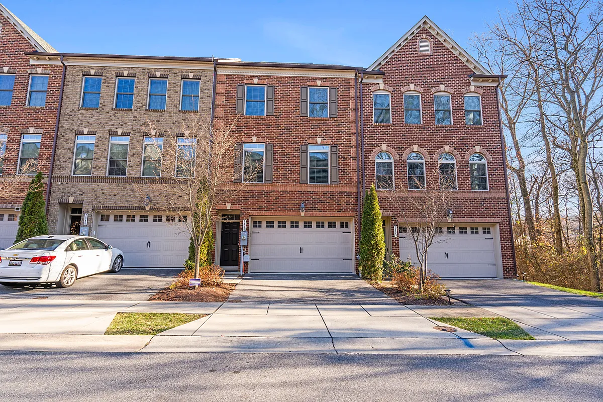 Building Photo - 7451 Burnside Way