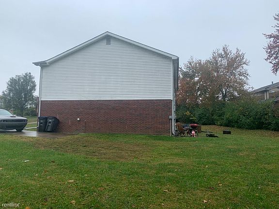 1028-1030 Champion (side)