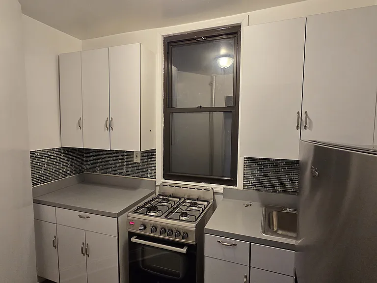 233 E 89th St #E2 — Photo 4
