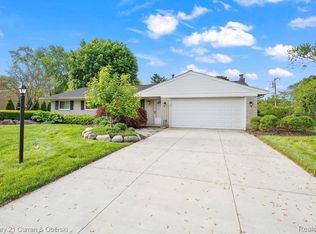 24018 Glen Ridge Ct, Novi, MI 48375