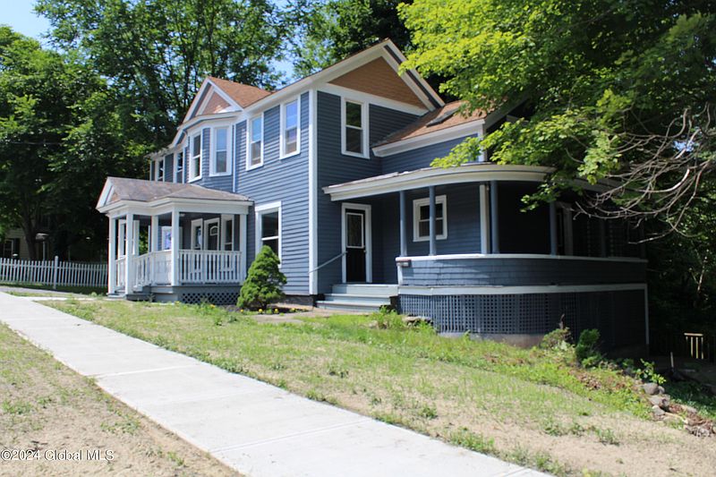 3rd image of 523 Palmer Avenue