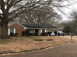 224 Ridgetop Dr, Senatobia, MS 38668