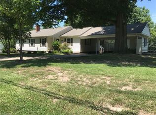 527 Ward St, Graham, NC 27253