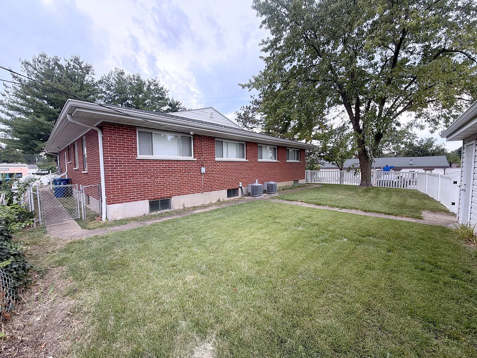 2 bed, 900 sqft, $1,495 — Photo 3