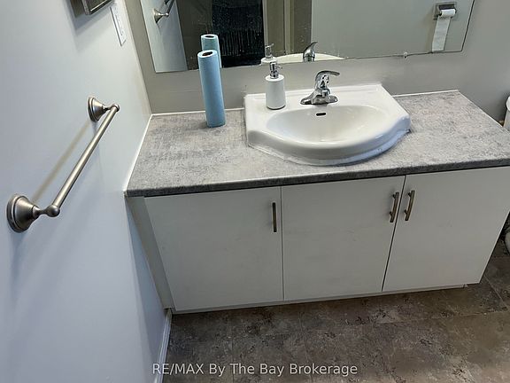 3rd image of 326 Christine Dr