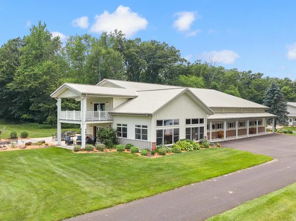 E6789 Loop Rd, Reedsburg, WI 53959