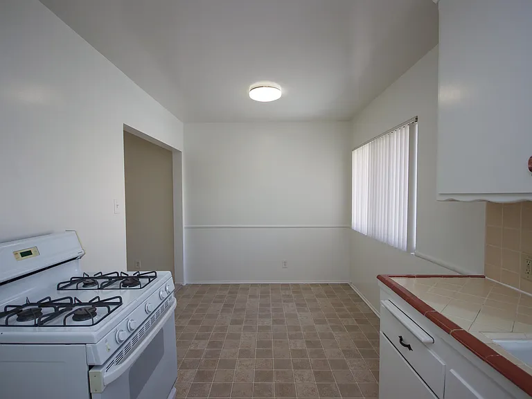 205 E Commonwealth Ave #D — Photo 9