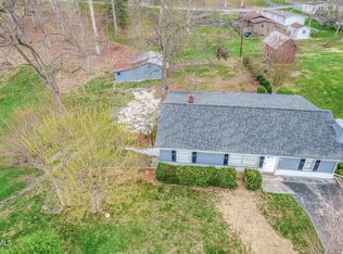 441 Mimosa St, Mt Carmel, TN 37645