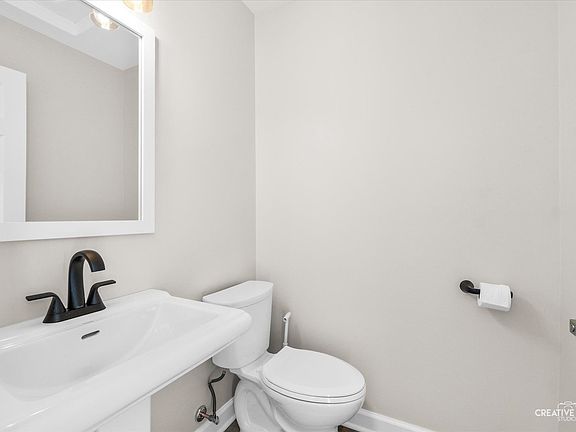 4th image of 2225 Carpenter Ave Unit 2225