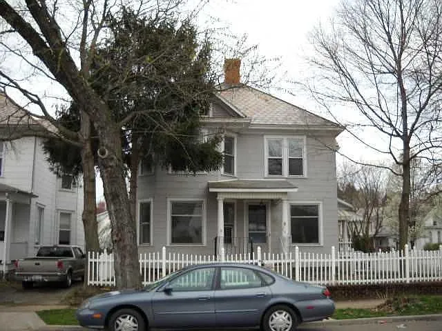 209 S Maple St photo 1