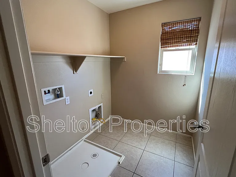 2958 N Clanton St — Photo 16