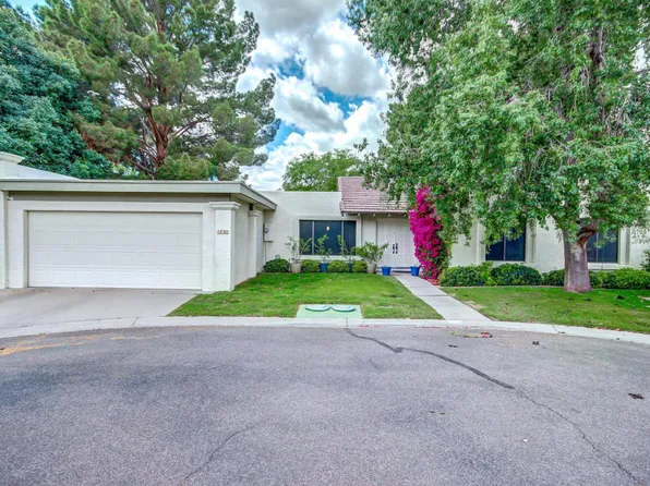 104 E Echo Ln, Phoenix, AZ 85020