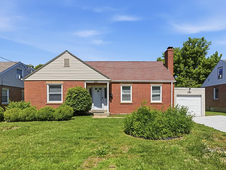 1330 S New Florissant Rd — Photo 26