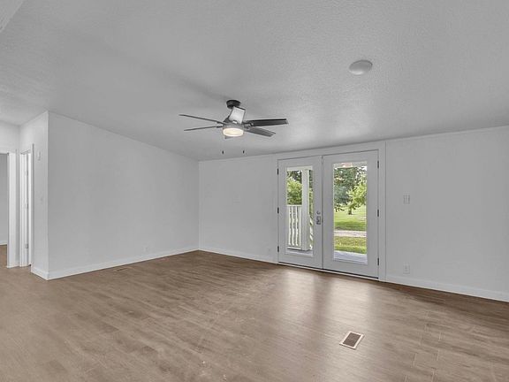 4th image of 431 N Hill Rd