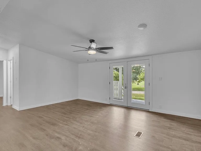 431 N Hill Rd — Photo 4