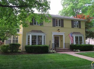 1401 SW Pembroke Ln, Topeka, KS 66604