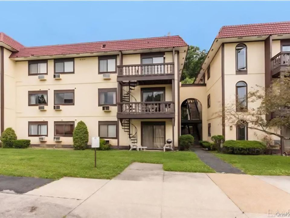 1st image of 15 Granada Crescent #4